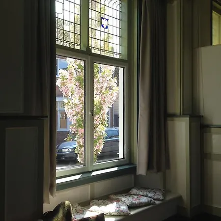 Bed & Breakfast De Verkadekamer 3*
